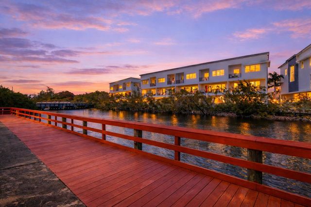 2633 NE 14th Avenue 101, Wilton Manors, FL 33334