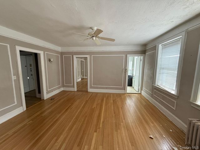 222 7th Street 2H, Garden City, NY 11530