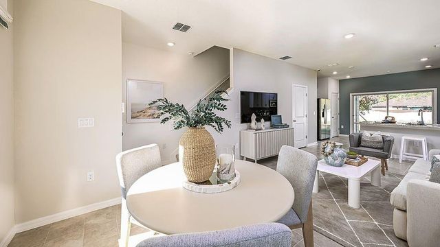 698 GLADSTONE WAY, Mount Dora, FL 32757