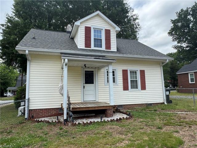 810 N Main Street, Walnut Cove, NC 27052