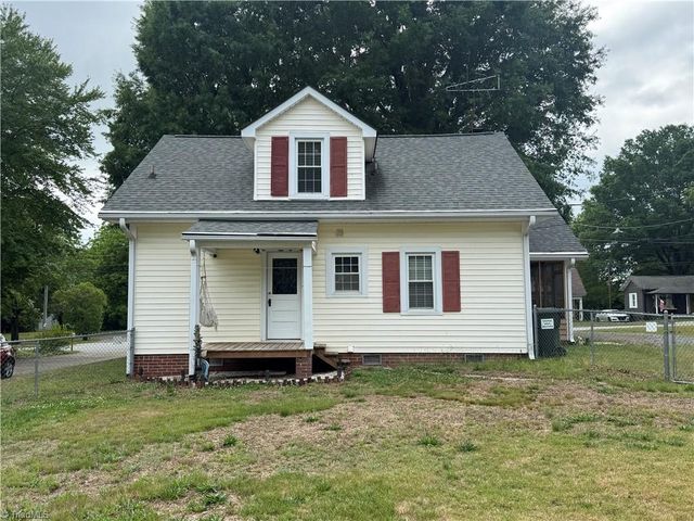 810 N Main Street, Walnut Cove, NC 27052