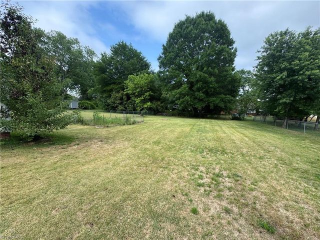 810 N Main Street, Walnut Cove, NC 27052