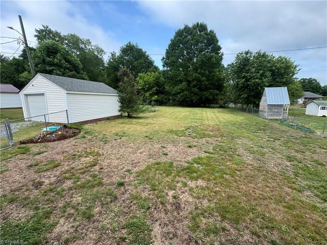 810 N Main Street, Walnut Cove, NC 27052