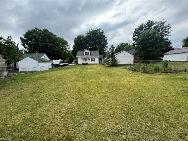 810 N Main Street, Walnut Cove, NC 27052