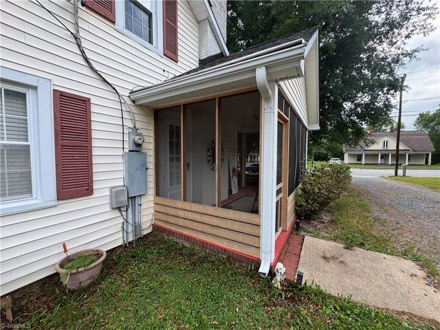 810 N Main Street, Walnut Cove, NC 27052