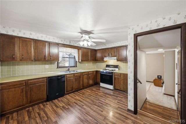 6888 Joanne Circle North, Niagara, NY 14304