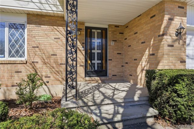 6888 Joanne Circle North, Niagara, NY 14304