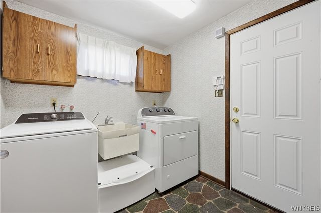 6888 Joanne Circle North, Niagara, NY 14304