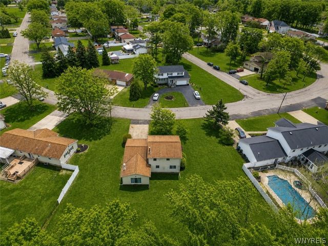 6888 Joanne Circle North, Niagara, NY 14304