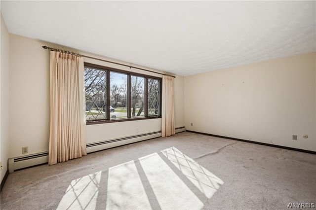 6888 Joanne Circle North, Niagara, NY 14304