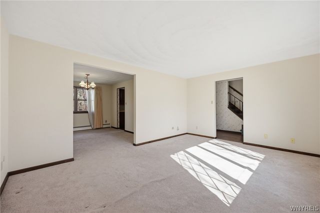 6888 Joanne Circle North, Niagara, NY 14304
