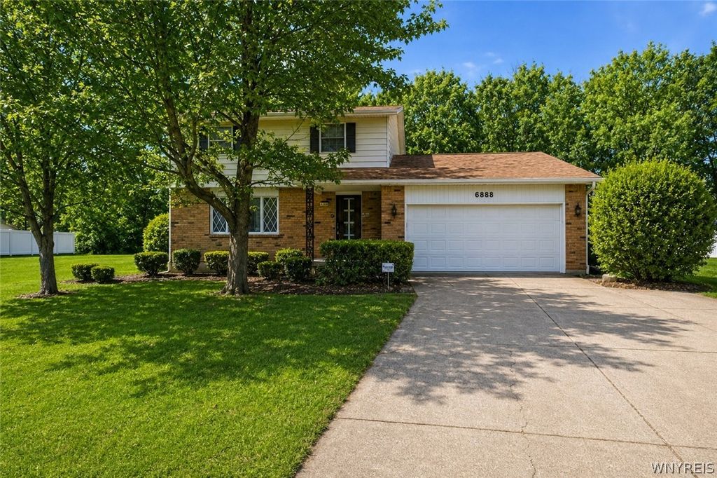 6888 Joanne Circle North, Niagara, NY 14304