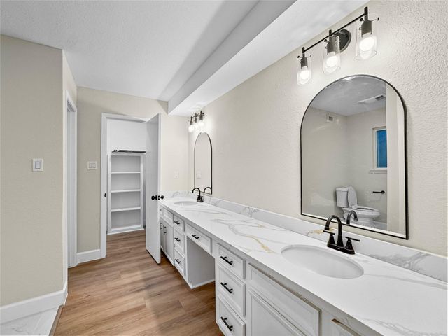 1023 Cragmore Drive, Seabrook, TX 77586