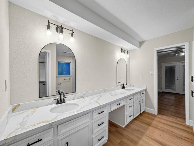 1023 Cragmore Drive, Seabrook, TX 77586