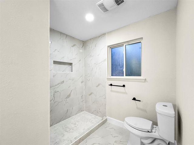 1023 Cragmore Drive, Seabrook, TX 77586