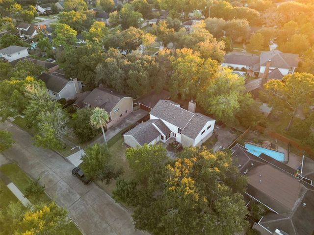 1023 Cragmore Drive, Seabrook, TX 77586