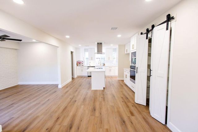 1023 Cragmore Drive, Seabrook, TX 77586