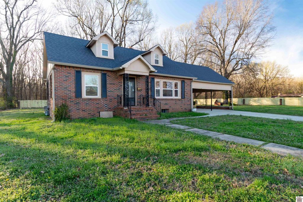 1353 Reed Ave, Paducah, KY 42001