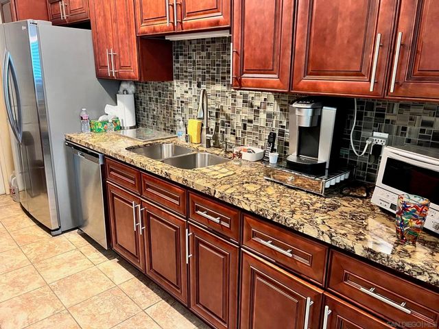 4487 Colbath Ave 207, Sherman Oaks, CA 91423