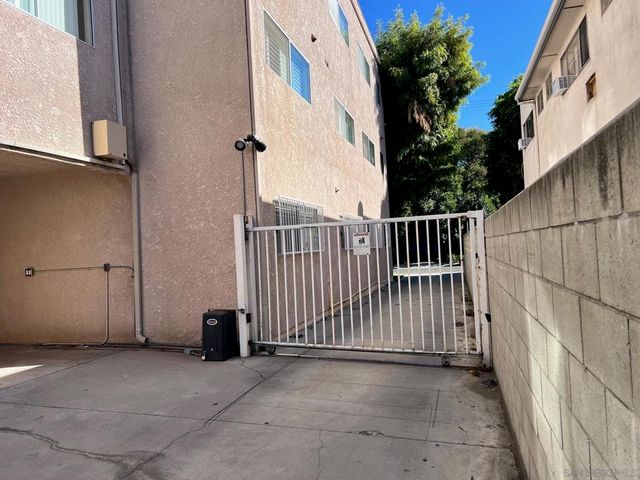 4487 Colbath Ave 207, Sherman Oaks, CA 91423