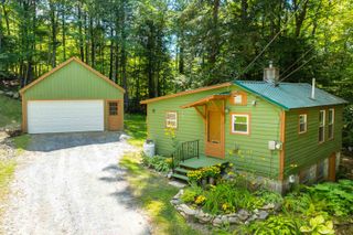 106 Hall Road, Chester, VT 05143