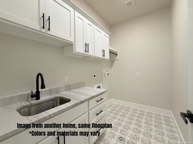 140 Timber Heights, La Vernia, TX 78101