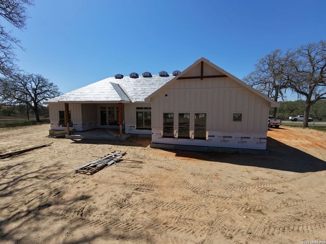 140 Timber Heights, La Vernia, TX 78101