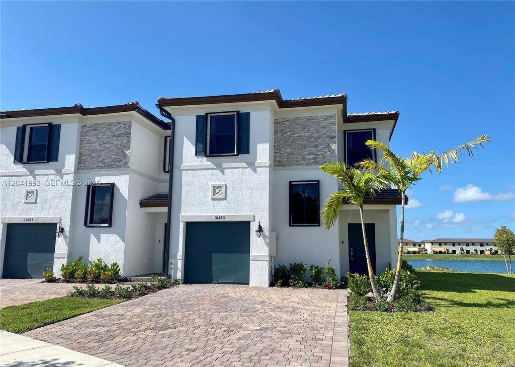 10265 SW 231st Ln ., Miami, FL 33190