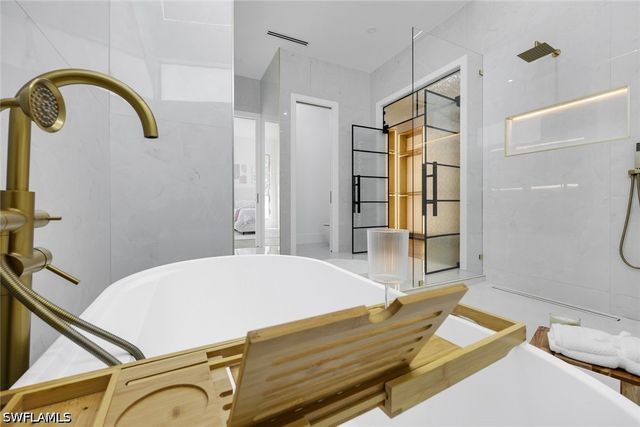1230 10th AVE N, Naples, FL 34102