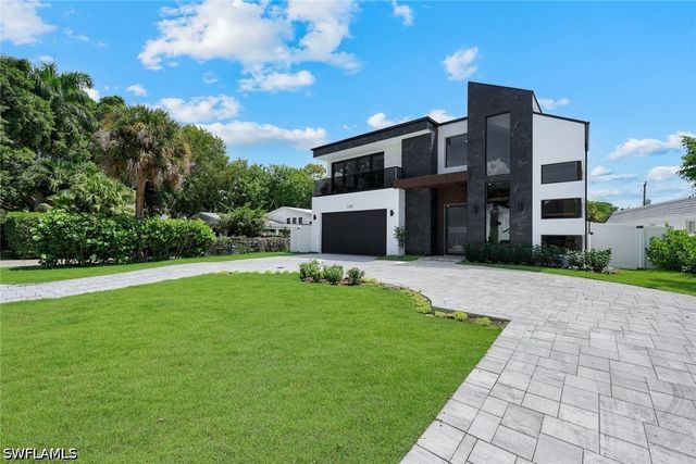 1230 10th AVE N, Naples, FL 34102
