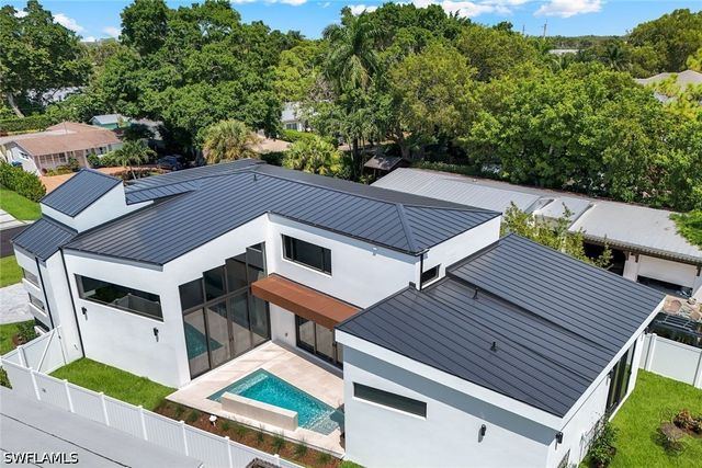 1230 10th AVE N, Naples, FL 34102