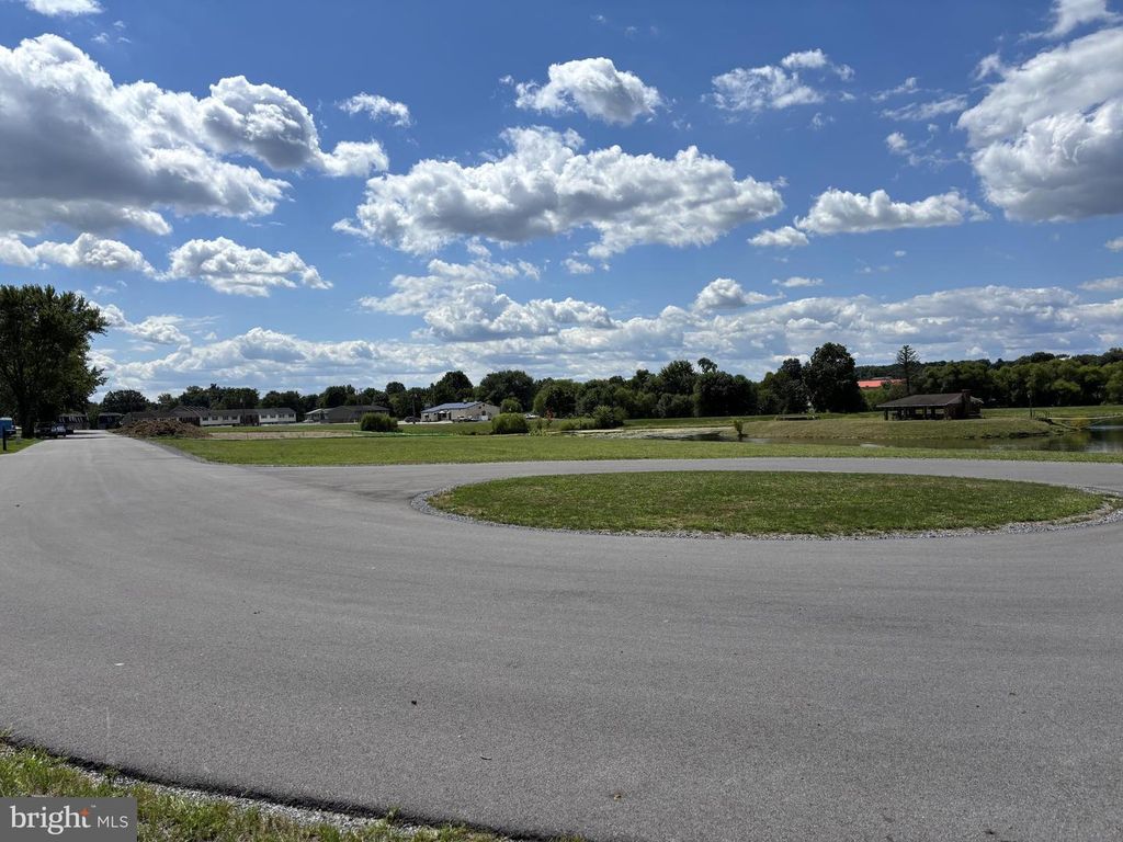 MEADOWCREEK DR N, Chambersburg, PA 17202