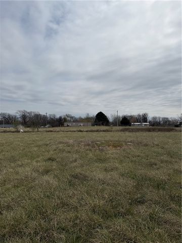 14075 Beaty Road, Gravette, AR 72736