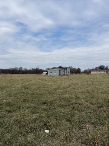 14075 Beaty Road, Gravette, AR 72736