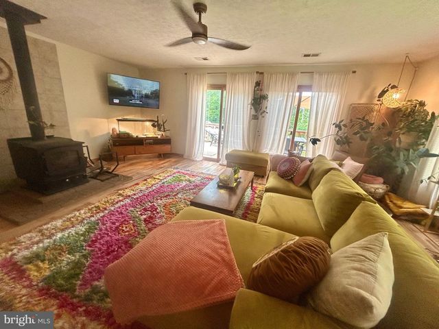 415 ROLLY RD, Mount Jackson, VA 22842