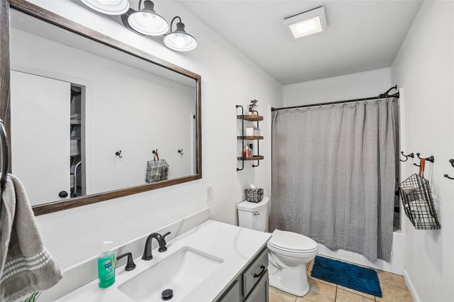 201 Oak Avenue, Urbana, IA 52345