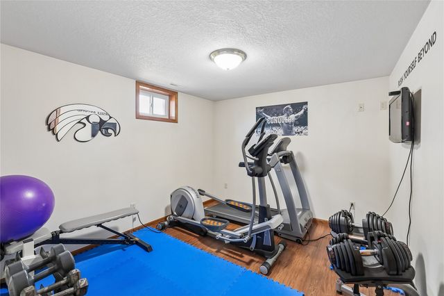 201 Oak Avenue, Urbana, IA 52345