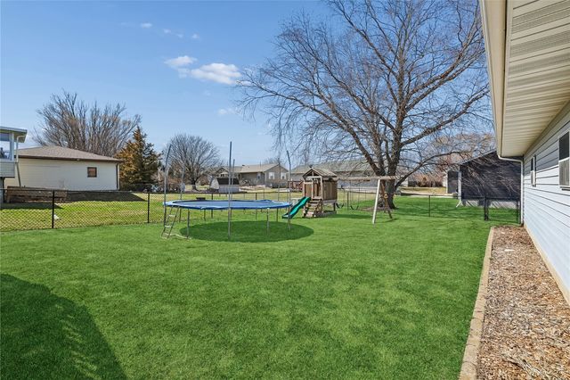 201 Oak Avenue, Urbana, IA 52345