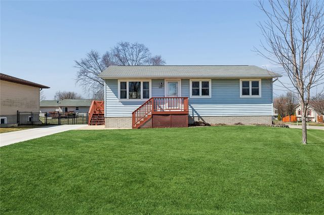 201 Oak Avenue, Urbana, IA 52345