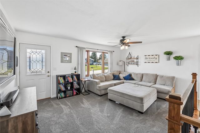 201 Oak Avenue, Urbana, IA 52345