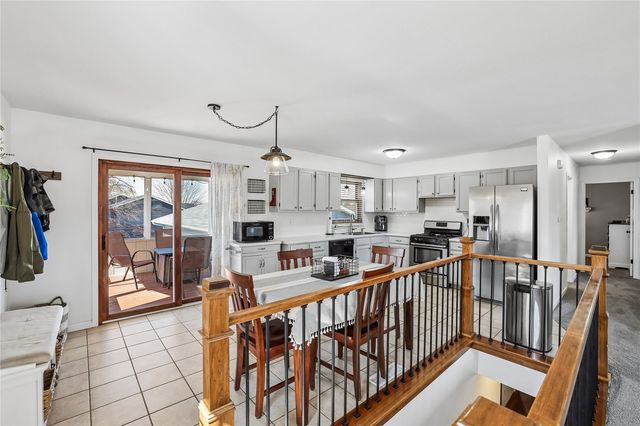 201 Oak Avenue, Urbana, IA 52345