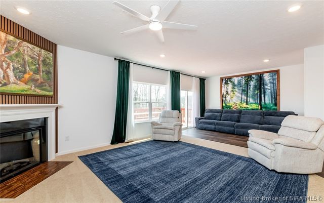 8040 Schrieber Road, Floyds Knobs, IN 47119
