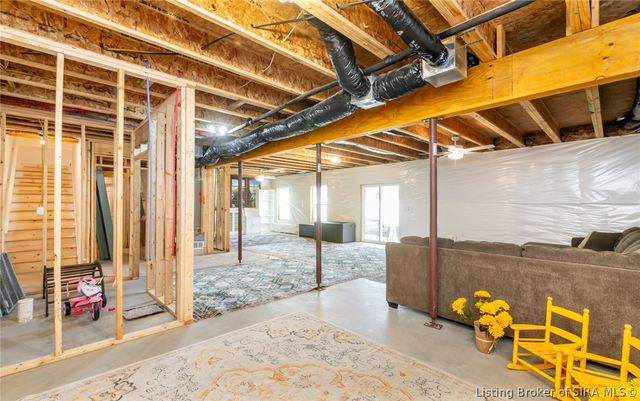 8040 Schrieber Road, Floyds Knobs, IN 47119