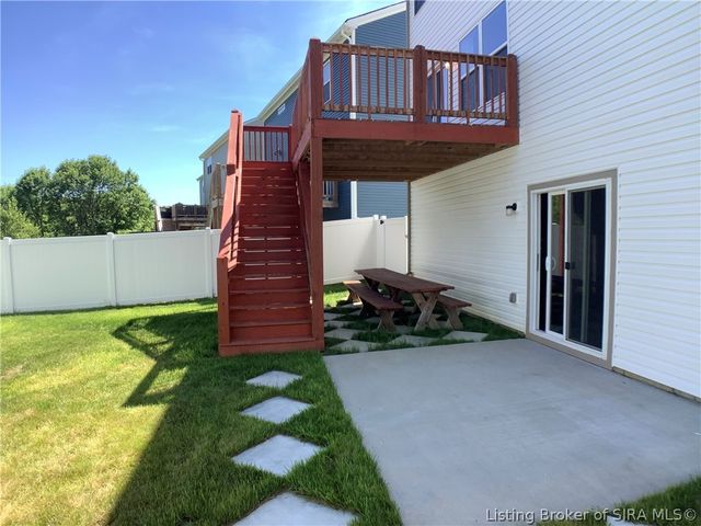8040 Schrieber Road, Floyds Knobs, IN 47119