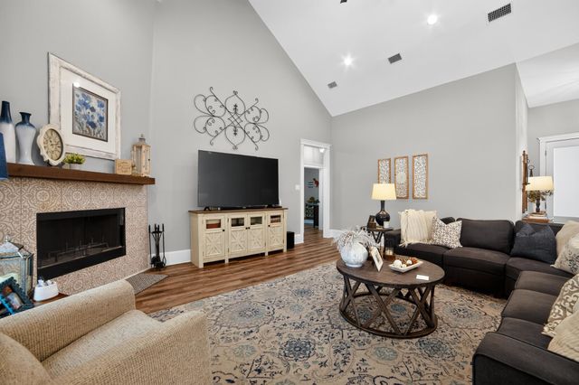 125 Oakbend Trail, Mabank, TX 75147