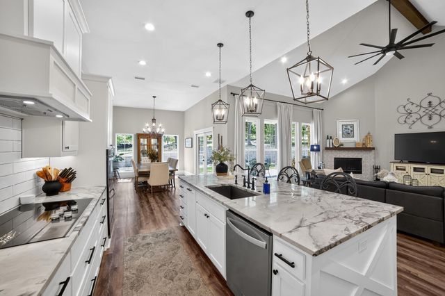 125 Oakbend Trail, Mabank, TX 75147