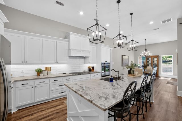 125 Oakbend Trail, Mabank, TX 75147