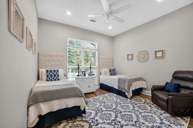 125 Oakbend Trail, Mabank, TX 75147