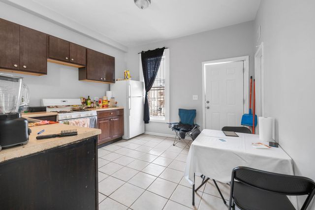 1242 S TRIPP Avenue, Chicago, IL 60623