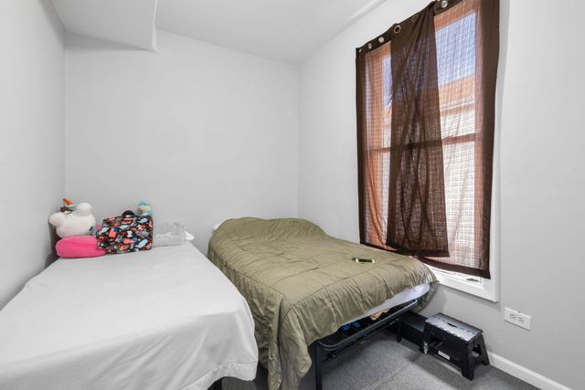 1242 S TRIPP Avenue, Chicago, IL 60623